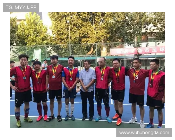 成都足球队荣登足球节奏排行榜第二名引发热议